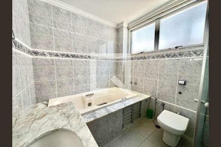 Apartamento à venda com 150m², 4 quartos e 4 vagasBanheiro da Suíte 4