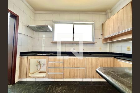 Apartamento à venda com 150m², 4 quartos e 4 vagasCozinha