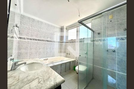 Apartamento à venda com 150m², 4 quartos e 4 vagasBanheiro da Suíte 4