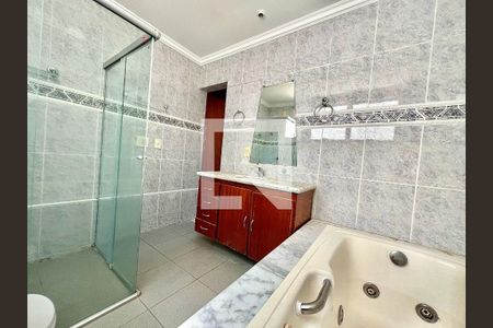 Apartamento à venda com 150m², 4 quartos e 4 vagasBanheiro da Suíte 4