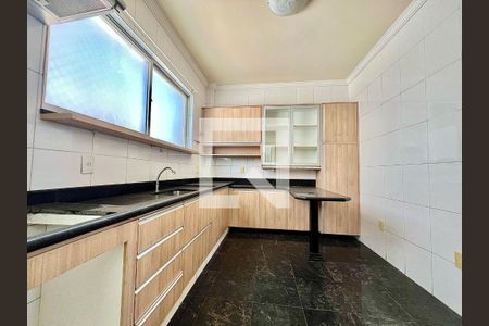 Apartamento à venda com 150m², 4 quartos e 4 vagasCozinha