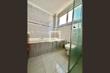Apartamento à venda com 150m², 4 quartos e 4 vagasBanheiro da Suíte 4