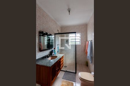 Casa à venda com 198m², 3 quartos e 2 vagasBanheiro