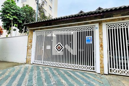 Casa à venda com 177m², 3 quartos e 4 vagasFachada