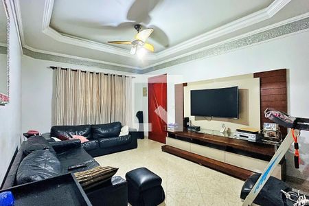 Casa à venda com 177m², 3 quartos e 4 vagasSala