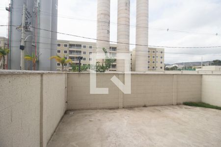 Vista do Quarto 1 de apartamento para alugar com 2 quartos, 44m² em Inhoaíba, Rio de Janeiro
