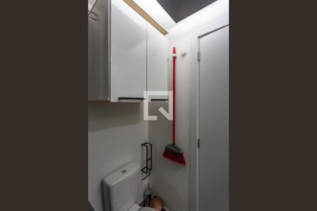 Banheiro de apartamento para alugar com 1 quarto, 25m² em Auxiliadora, Porto Alegre