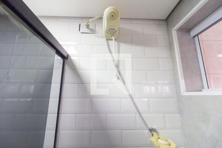 Banheiro social de apartamento para alugar com 2 quartos, 67m² em Aliança, Osasco
