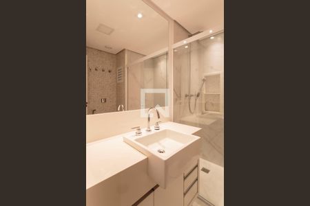Banheiro de apartamento para alugar com 3 quartos, 110m² em Moema, São Paulo