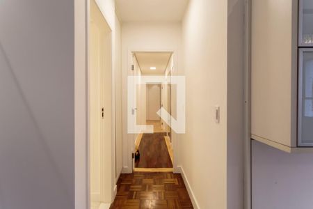Corredor  de apartamento para alugar com 3 quartos, 110m² em Moema, São Paulo