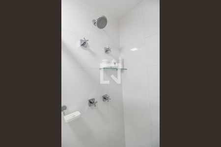 Apartamento à venda com 65m², 2 quartos e 2 vagasDetalhe do banheiro