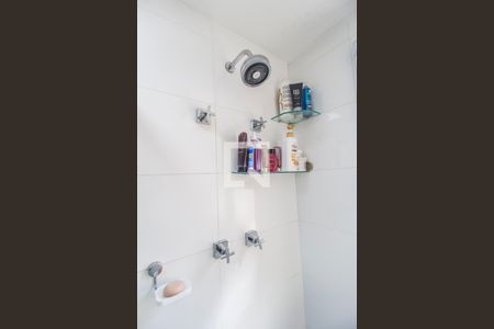 Apartamento à venda com 65m², 2 quartos e 2 vagasDetalhe do Banheiro da Suite