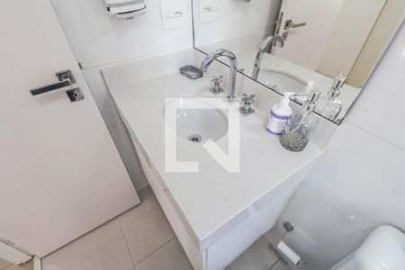 Apartamento à venda com 65m², 2 quartos e 2 vagasDetalhe do Banheiro da Suite