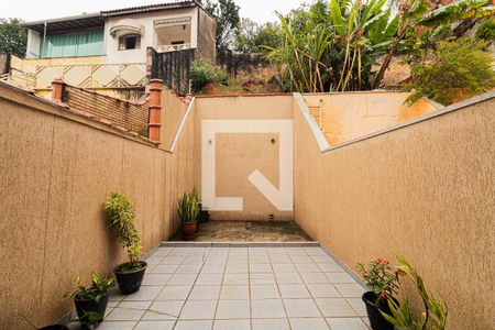 Casa à venda com 151m², 3 quartos e 2 vagasQuintal