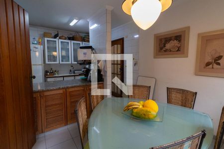 Casa à venda com 200m², 3 quartos e 3 vagasCozinha