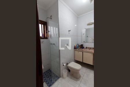 Casa à venda com 200m², 3 quartos e 3 vagasBanheiro da Suíte 2