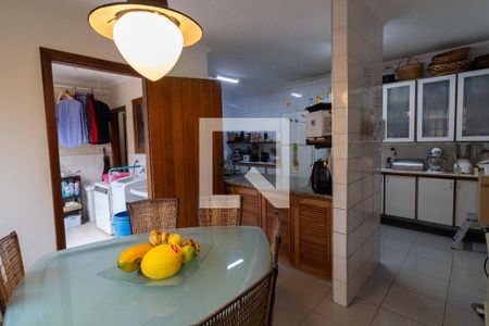 Casa à venda com 200m², 3 quartos e 3 vagasCozinha