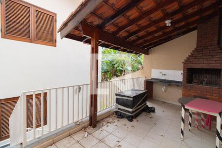 Casa à venda com 200m², 3 quartos e 3 vagasChurrasqueira