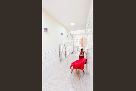 Casa à venda com 186m², 3 quartos e 3 vagas Casa à venda com 186m², 3 quartos e 3 vagasCorredor