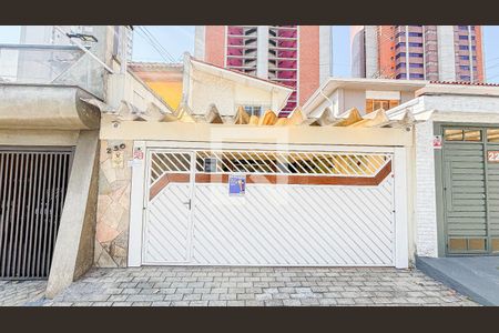 Casa à venda com 186m², 3 quartos e 3 vagas Casa à venda com 186m², 3 quartos e 3 vagasFachada