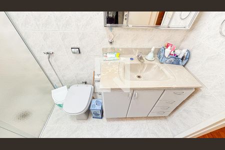 Casa à venda com 186m², 3 quartos e 3 vagas Casa à venda com 186m², 3 quartos e 3 vagasBanheiro