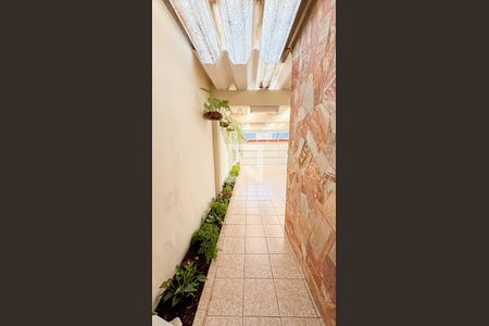 Casa à venda com 186m², 3 quartos e 3 vagas Casa à venda com 186m², 3 quartos e 3 vagasCorredor