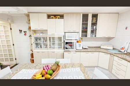 Casa à venda com 186m², 3 quartos e 3 vagas Casa à venda com 186m², 3 quartos e 3 vagasCozinha