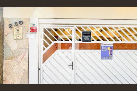 Casa à venda com 186m², 3 quartos e 3 vagas Casa à venda com 186m², 3 quartos e 3 vagasFachada