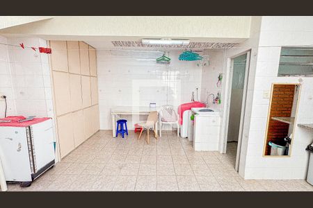 Casa à venda com 186m², 3 quartos e 3 vagas Casa à venda com 186m², 3 quartos e 3 vagasQuintal