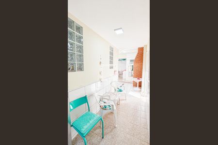 Casa à venda com 186m², 3 quartos e 3 vagas Casa à venda com 186m², 3 quartos e 3 vagasCorredor