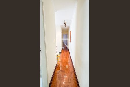 Casa à venda com 186m², 3 quartos e 3 vagas Casa à venda com 186m², 3 quartos e 3 vagasCorredor