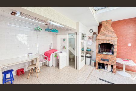 Casa à venda com 186m², 3 quartos e 3 vagas Casa à venda com 186m², 3 quartos e 3 vagasQuintal