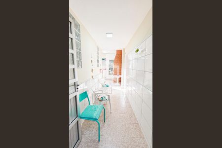 Casa à venda com 186m², 3 quartos e 3 vagas Casa à venda com 186m², 3 quartos e 3 vagasCorredor