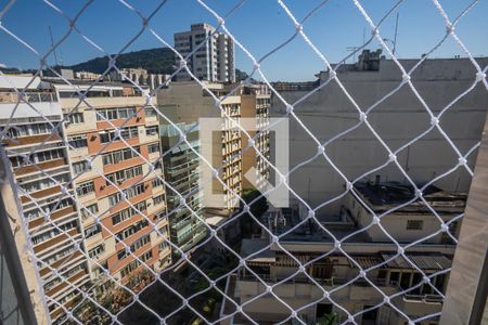 Studio à venda com 28m², 1 quarto e sem vaga Studio à venda com 28m², 1 quarto e sem vagaCozinha vista da janela
