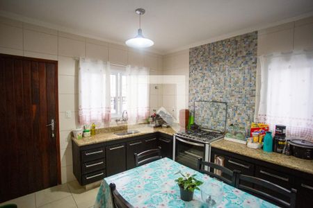 Casa à venda com 166m², 4 quartos e 4 vagas Casa à venda com 166m², 4 quartos e 4 vagasCozinha