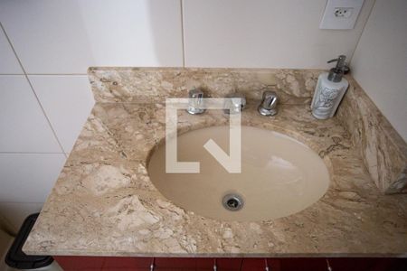 Casa à venda com 166m², 4 quartos e 4 vagas Casa à venda com 166m², 4 quartos e 4 vagasBanheiro Social