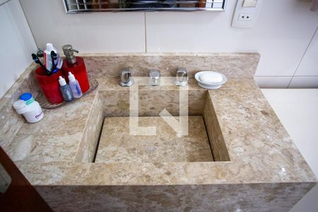 Casa à venda com 166m², 4 quartos e 4 vagas Casa à venda com 166m², 4 quartos e 4 vagasBanheiro da Suíte