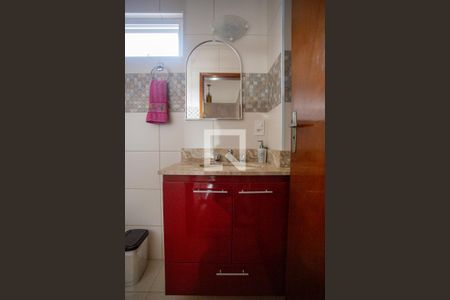 Casa à venda com 166m², 4 quartos e 4 vagas Casa à venda com 166m², 4 quartos e 4 vagasBanheiro Social