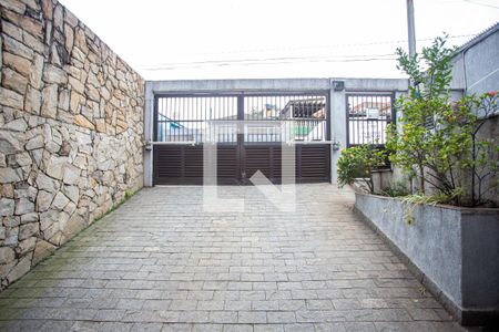 Casa à venda com 166m², 4 quartos e 4 vagas Casa à venda com 166m², 4 quartos e 4 vagasGaragem