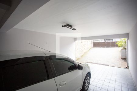 Casa à venda com 166m², 4 quartos e 4 vagas Casa à venda com 166m², 4 quartos e 4 vagasGaragem