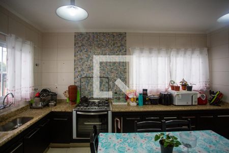 Casa à venda com 166m², 4 quartos e 4 vagas Casa à venda com 166m², 4 quartos e 4 vagasCozinha