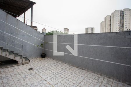 Casa à venda com 166m², 4 quartos e 4 vagas Casa à venda com 166m², 4 quartos e 4 vagasQuintal
