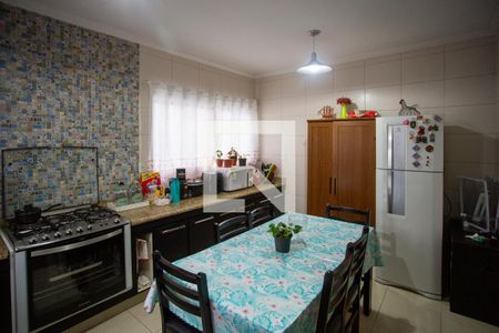 Casa à venda com 166m², 4 quartos e 4 vagas Casa à venda com 166m², 4 quartos e 4 vagasCozinha