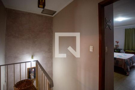 Casa à venda com 166m², 4 quartos e 4 vagas Casa à venda com 166m², 4 quartos e 4 vagasHall