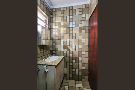 Casa à venda com 152m², 3 quartos e 2 vagasBanheiro Social