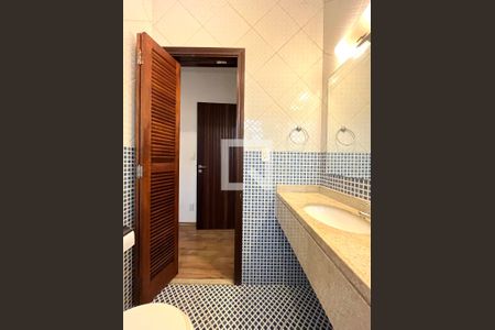 Casa à venda com 600m², 6 quartos e 5 vagas Casa à venda com 600m², 6 quartos e 5 vagasBanheiro da Suíte 2