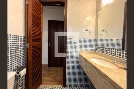 Casa à venda com 600m², 6 quartos e 5 vagas Casa à venda com 600m², 6 quartos e 5 vagasBanheiro da Suíte 2