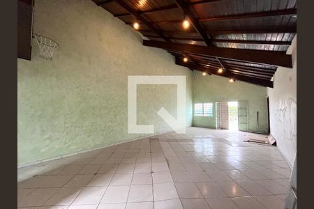 Casa à venda com 600m², 6 quartos e 5 vagas Casa à venda com 600m², 6 quartos e 5 vagasSótão