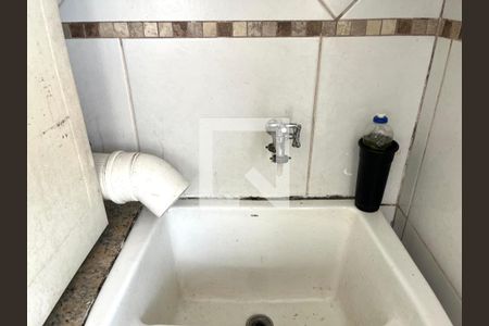 Casa à venda com 600m², 6 quartos e 5 vagas Casa à venda com 600m², 6 quartos e 5 vagasÁrea de Serviço