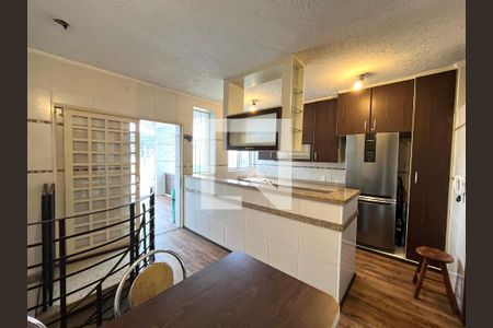 Casa à venda com 600m², 6 quartos e 5 vagas Casa à venda com 600m², 6 quartos e 5 vagasCozinha